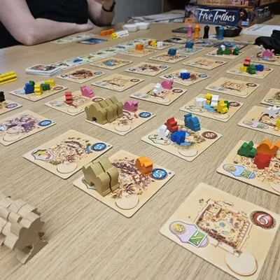 Fotka 2 z 2 k článku Five Tribes: Strategie a napětí v zemi Tisíce a jedné noci