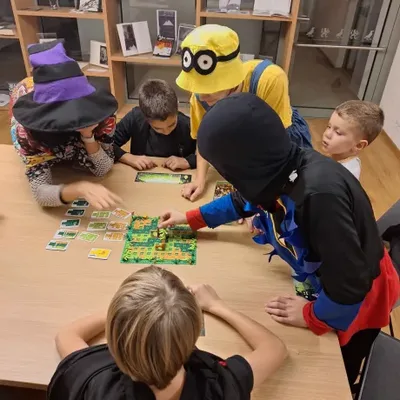 Fotka 9 z 12 k článku 3. rodinné Halloweenské hraní v kostýmech