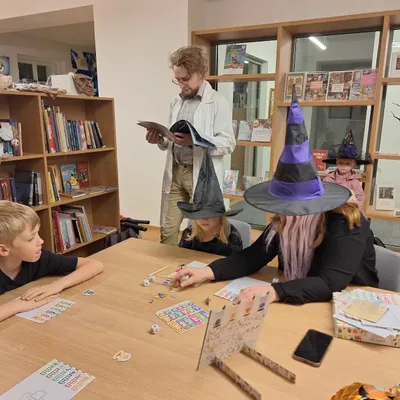 Fotka 6 z 12 k článku 3. rodinné Halloweenské hraní v kostýmech